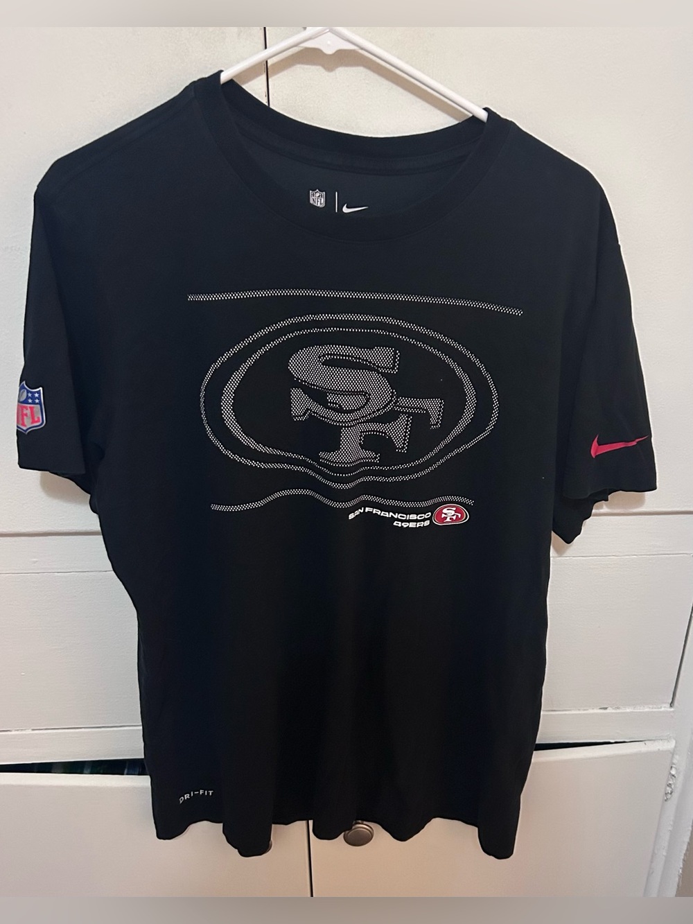 San Francisco 49ers shirt size mens large